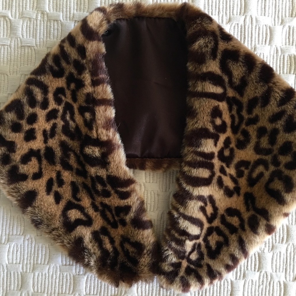 Faux Leopard Fur Collar